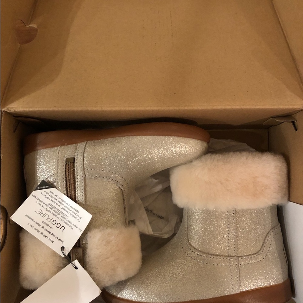 Brand New Very Cute UGG toddler silver boot , size 9